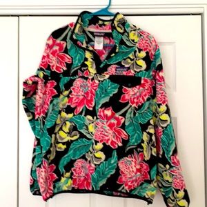 Patagonia Synchilla women’s size medium,  4 snap pullover.